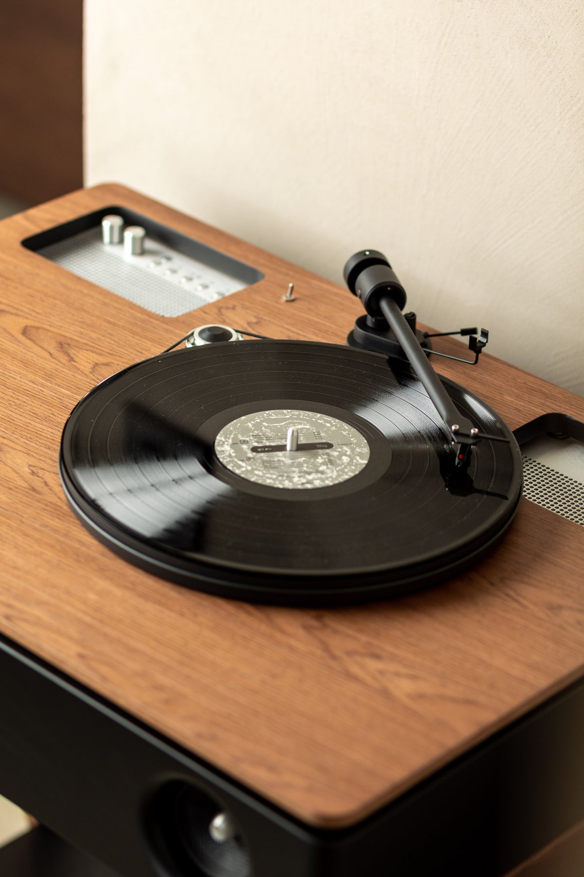 LA BOITE CONCEPT LX Turntable Connect Walnut